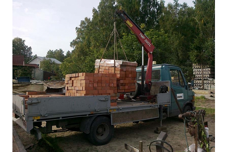 We transport bricks