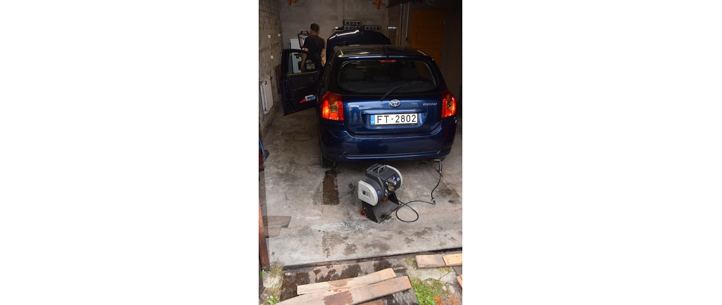 Car interior dry cleaning