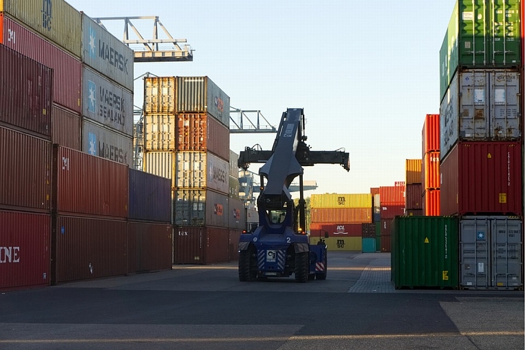 Motor crane services