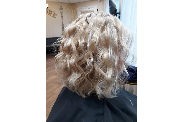 women's hairdresser