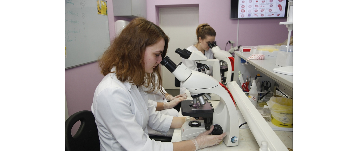 Biomedicine laboratory assistant