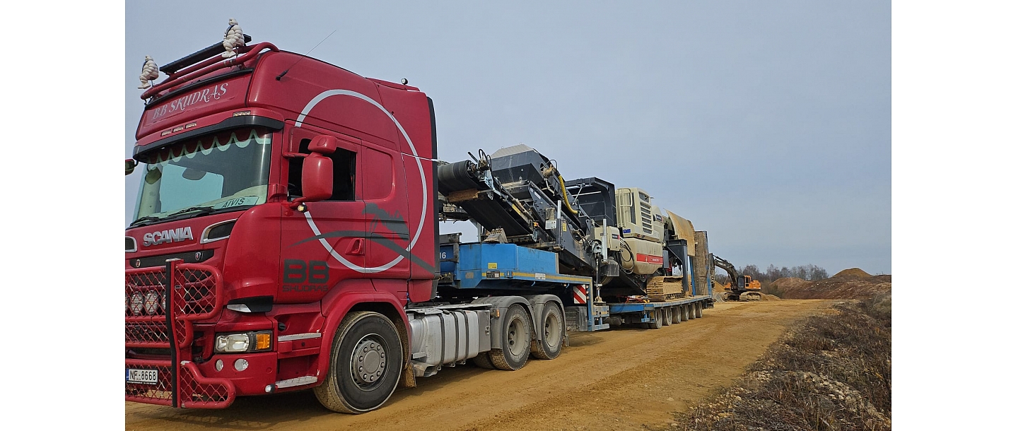 Oversized cargo transportation