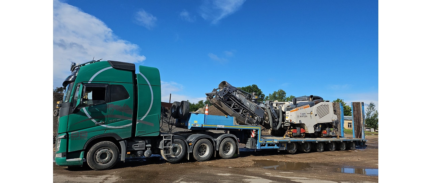 Oversized cargo transportation