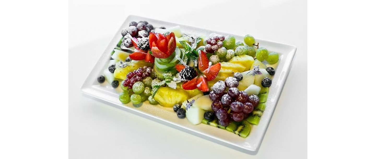 fruit and berry platter