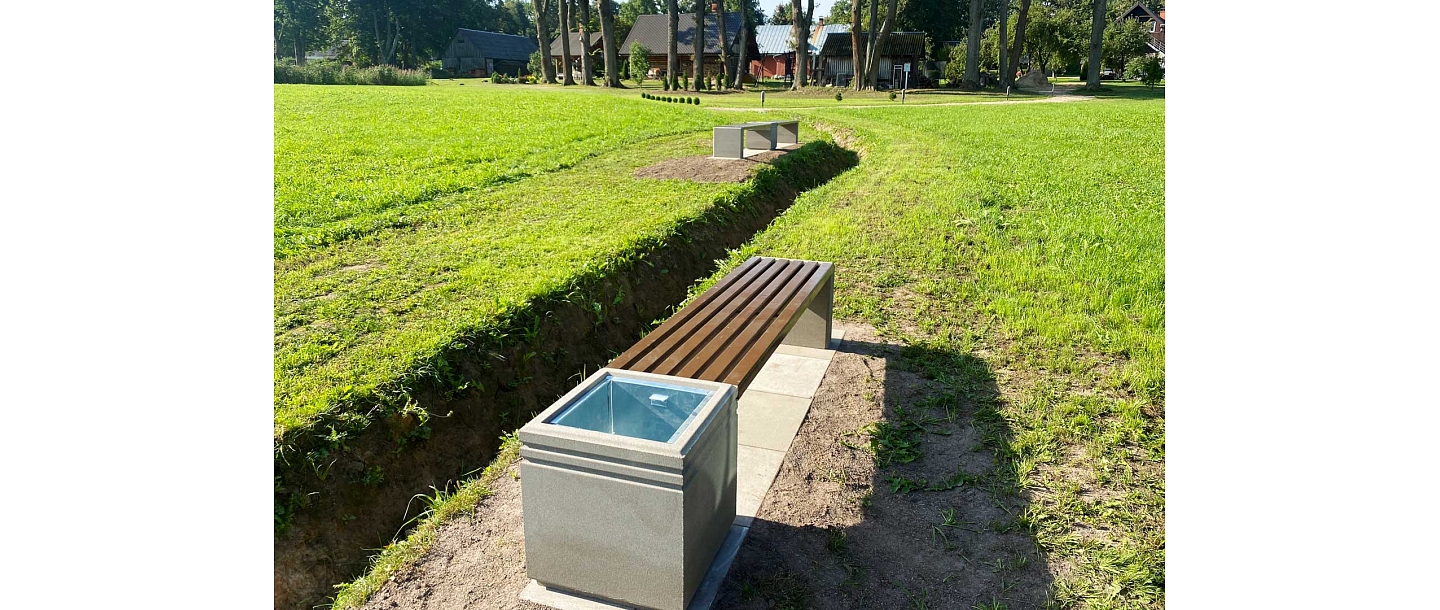 bench complete with urn
