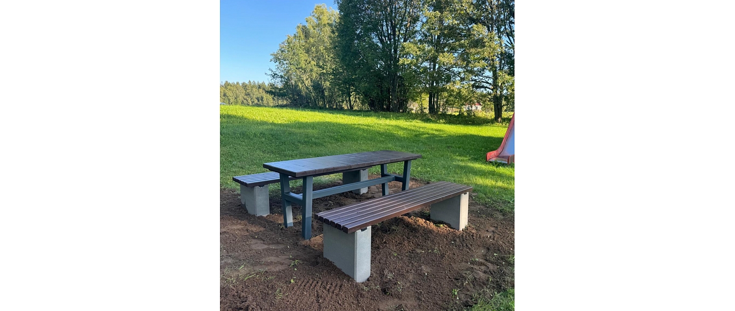 outdoor table
