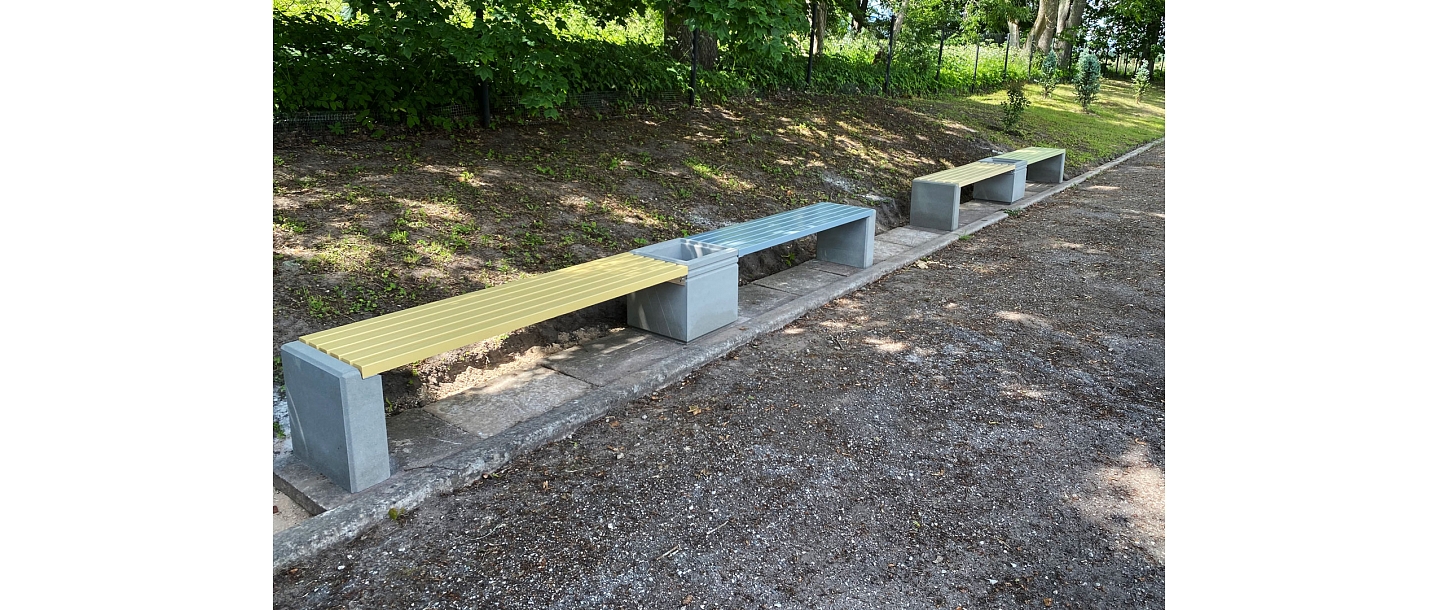 bench complete with waste bin