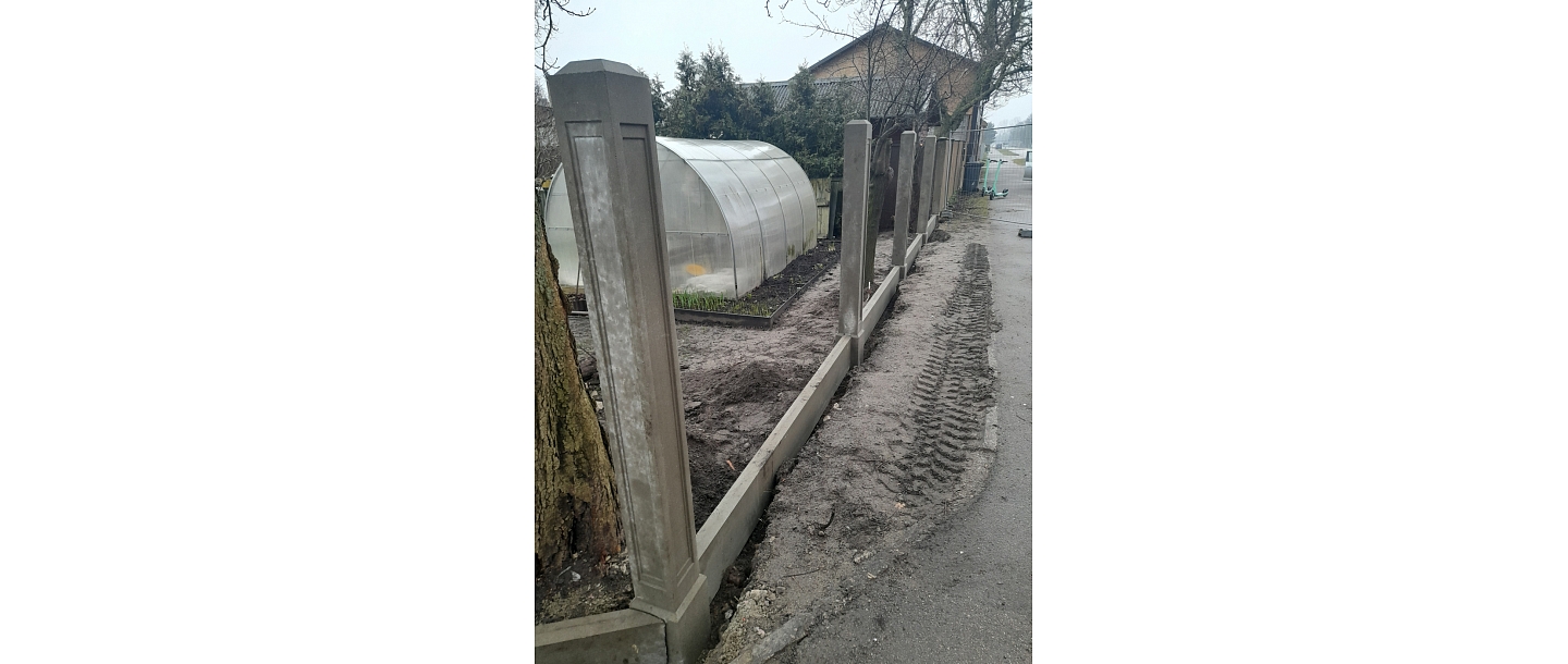 Fencing construction