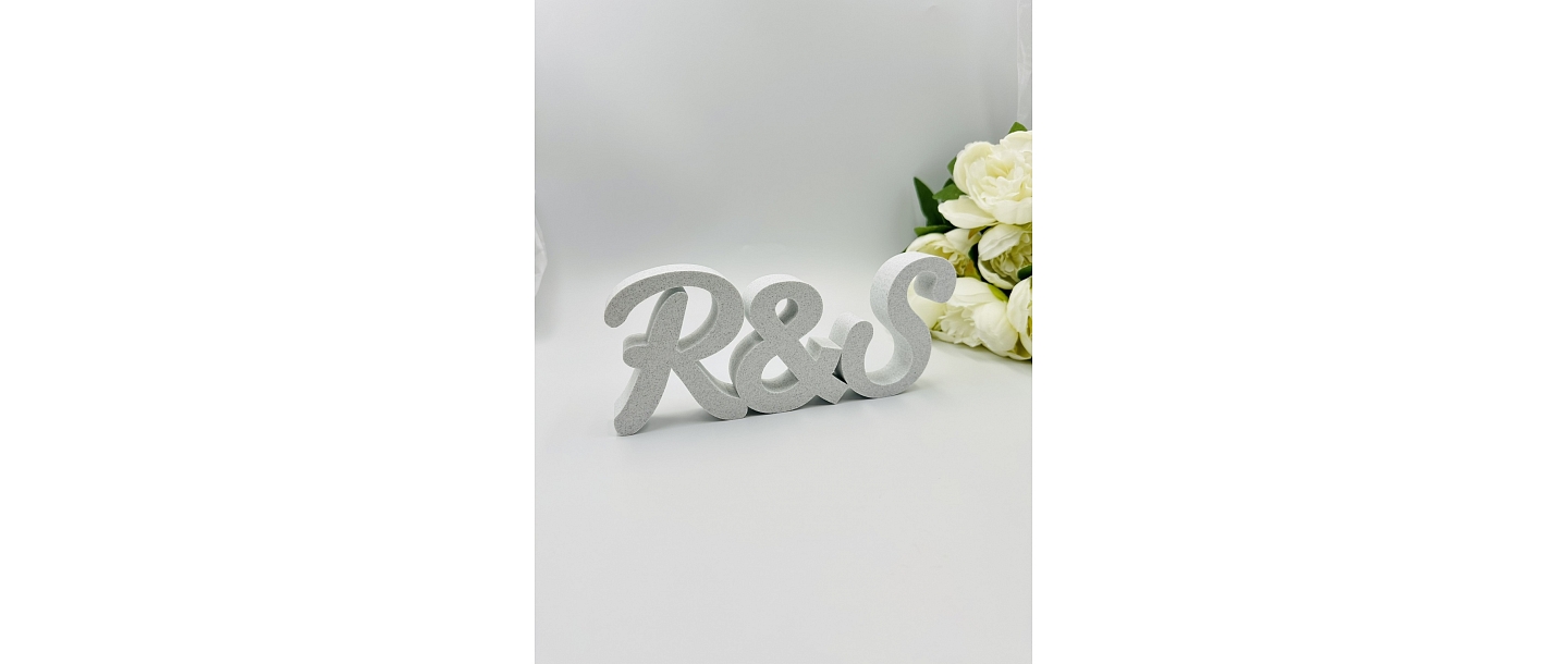Freestanding letters