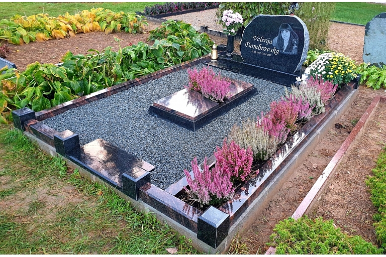 Production of tombstones in Ventspils