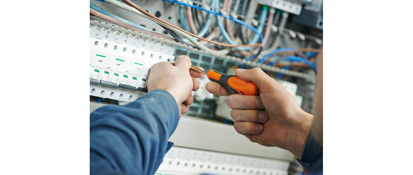 elektroinstalācijas darbi