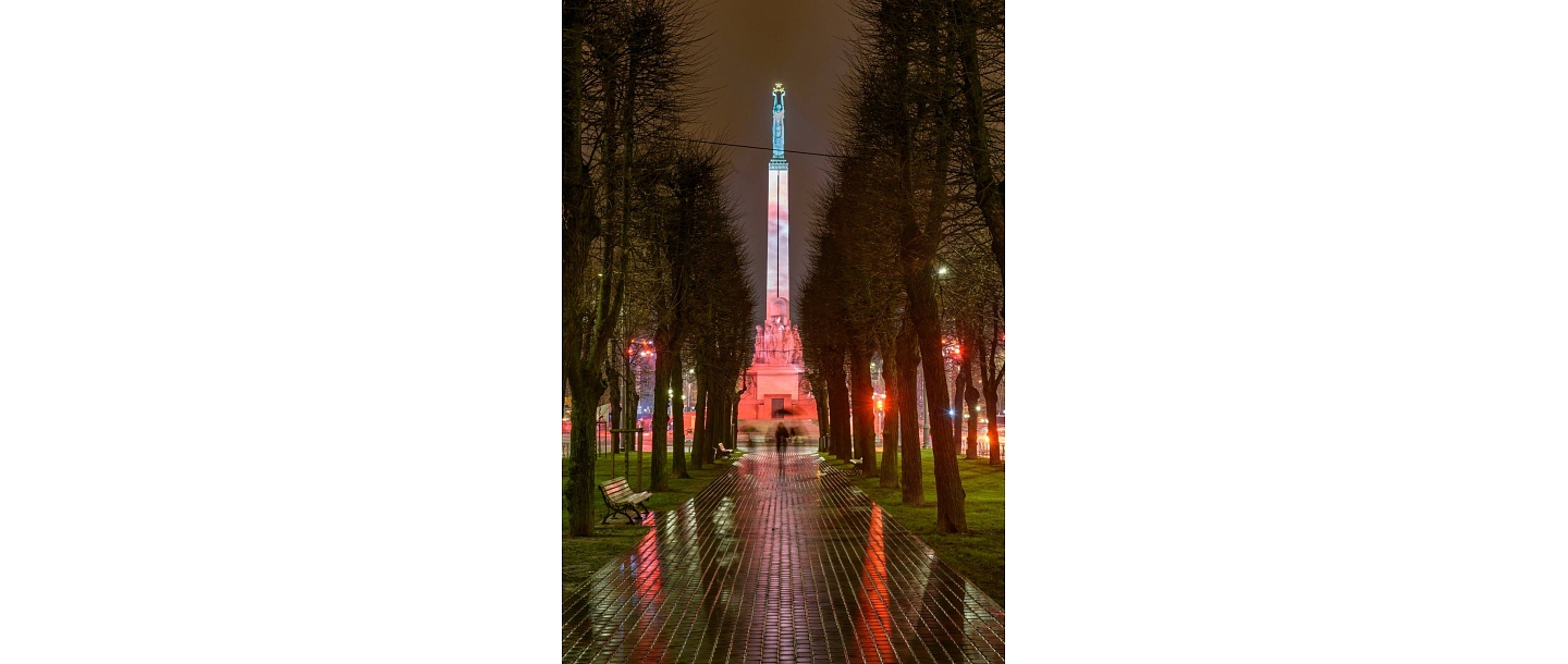 We rent light and sound equipment