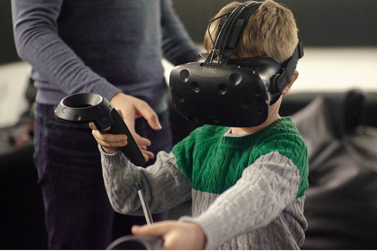 Organization of virtual reality events