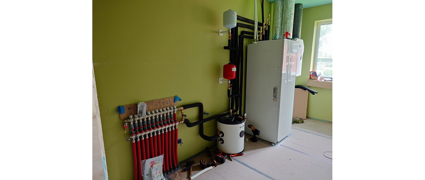 Air-to-water heat pump