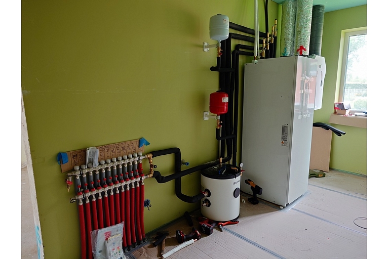 Air-to-water heat pump