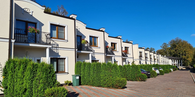 Building facade insulation