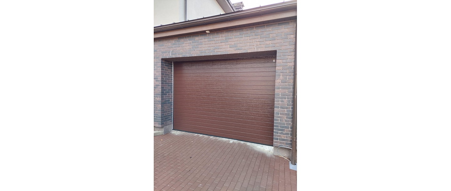 industriālie vārti