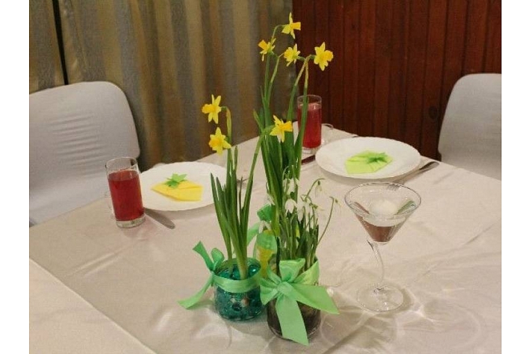 table laying