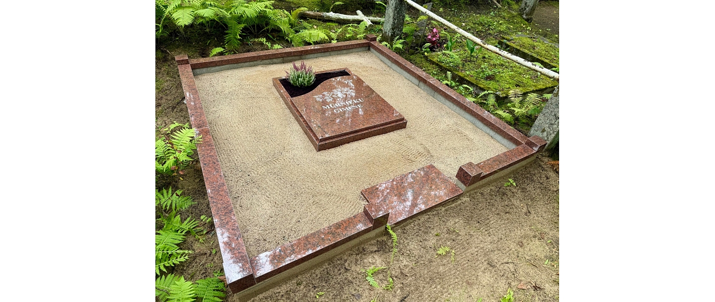 Grave curbs