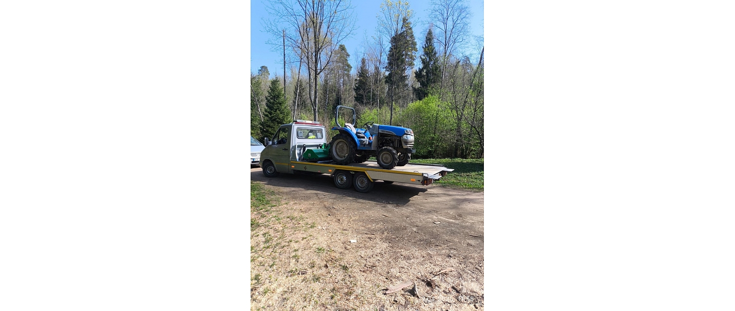 Tractor transportation