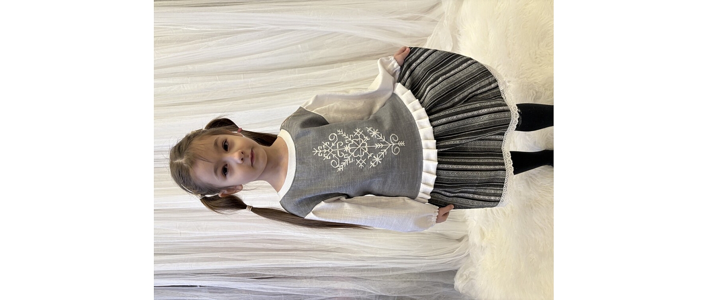 Latvian style clothes for girls