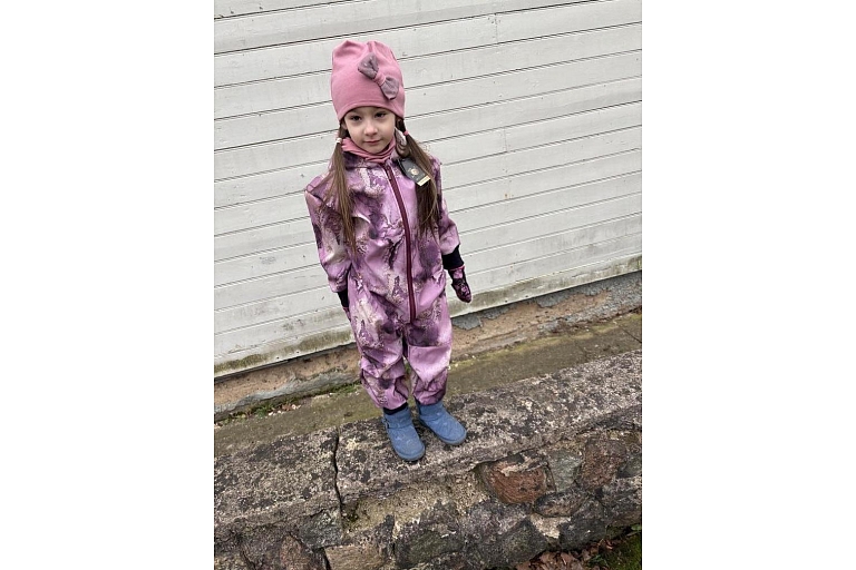 Kombinezoni meitenēm