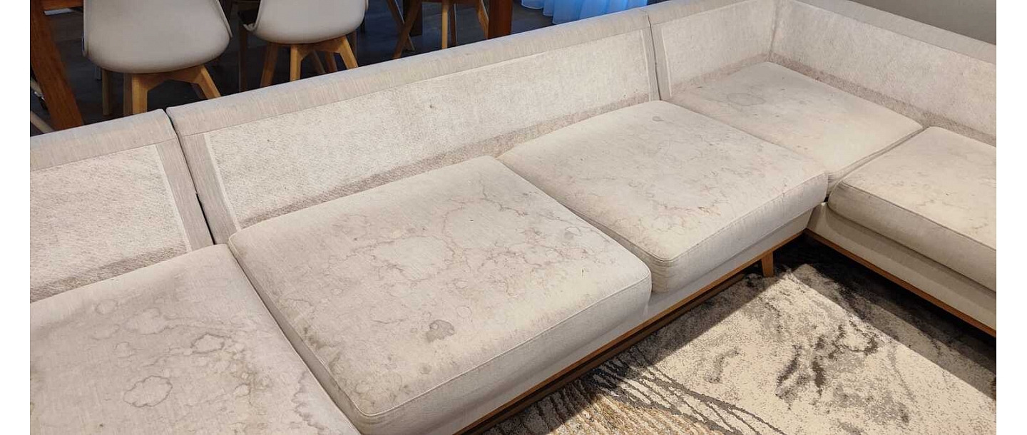 Dry cleaning of sofas