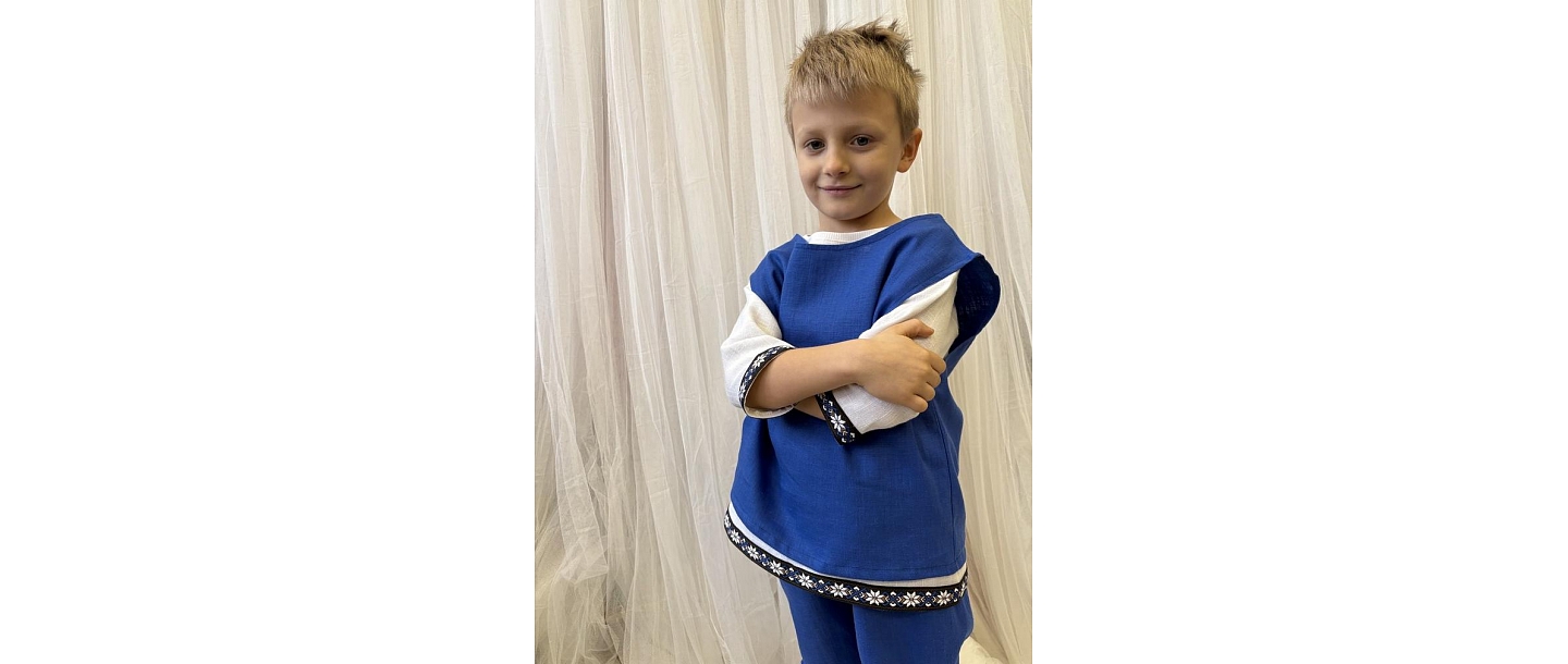 Latviskā stila apģērbs zēniem