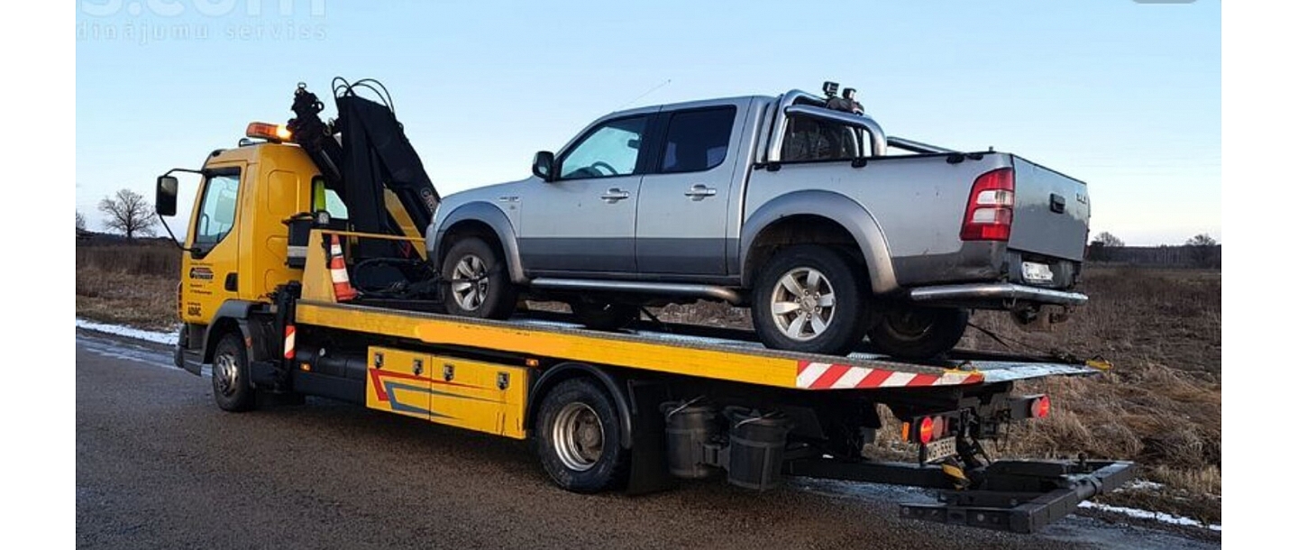 Riga Tow Truck offers fast and safe evacuation, lifting cars, that have stopped or gone off the road.