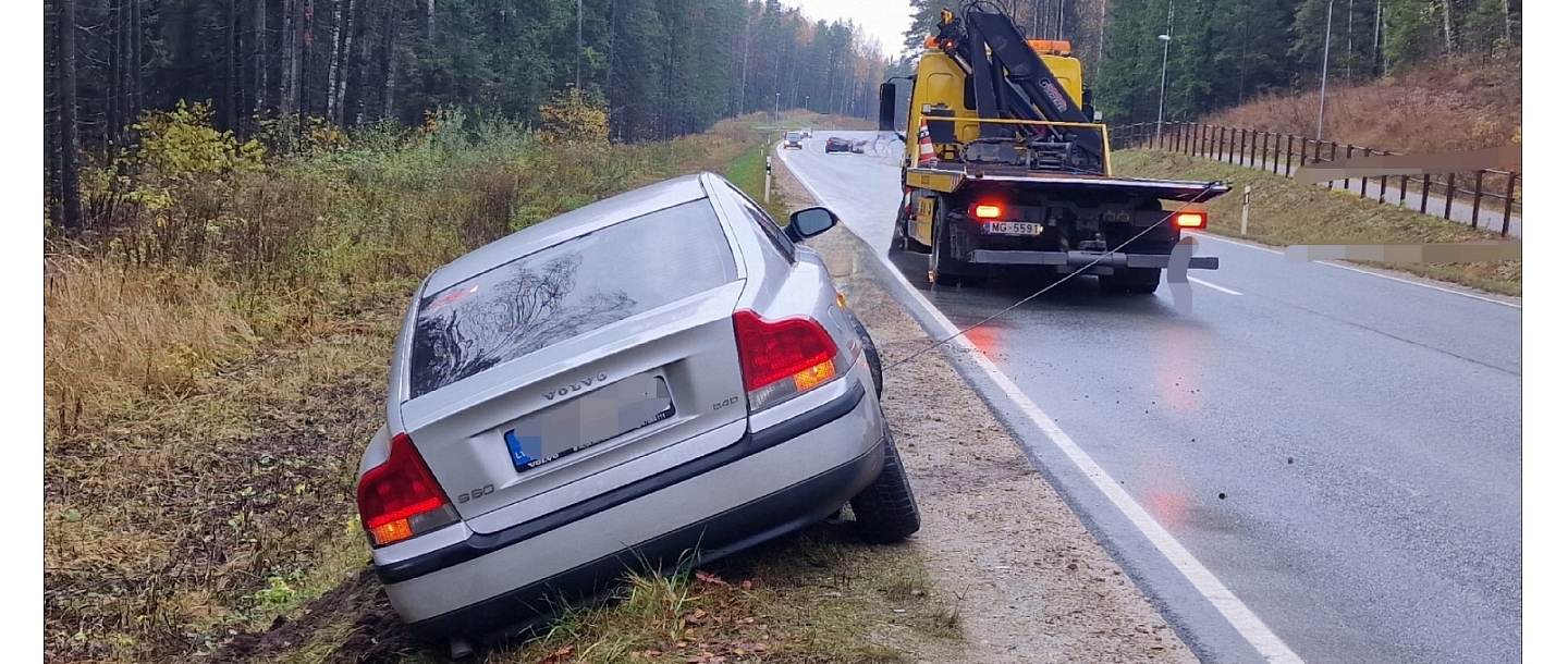Rīgas Autoevakuators piedāvā ātru un drošu evakuāciju, paceļot automašīnas, kas apstājušās vai nokļuvušas ārpus ceļa.