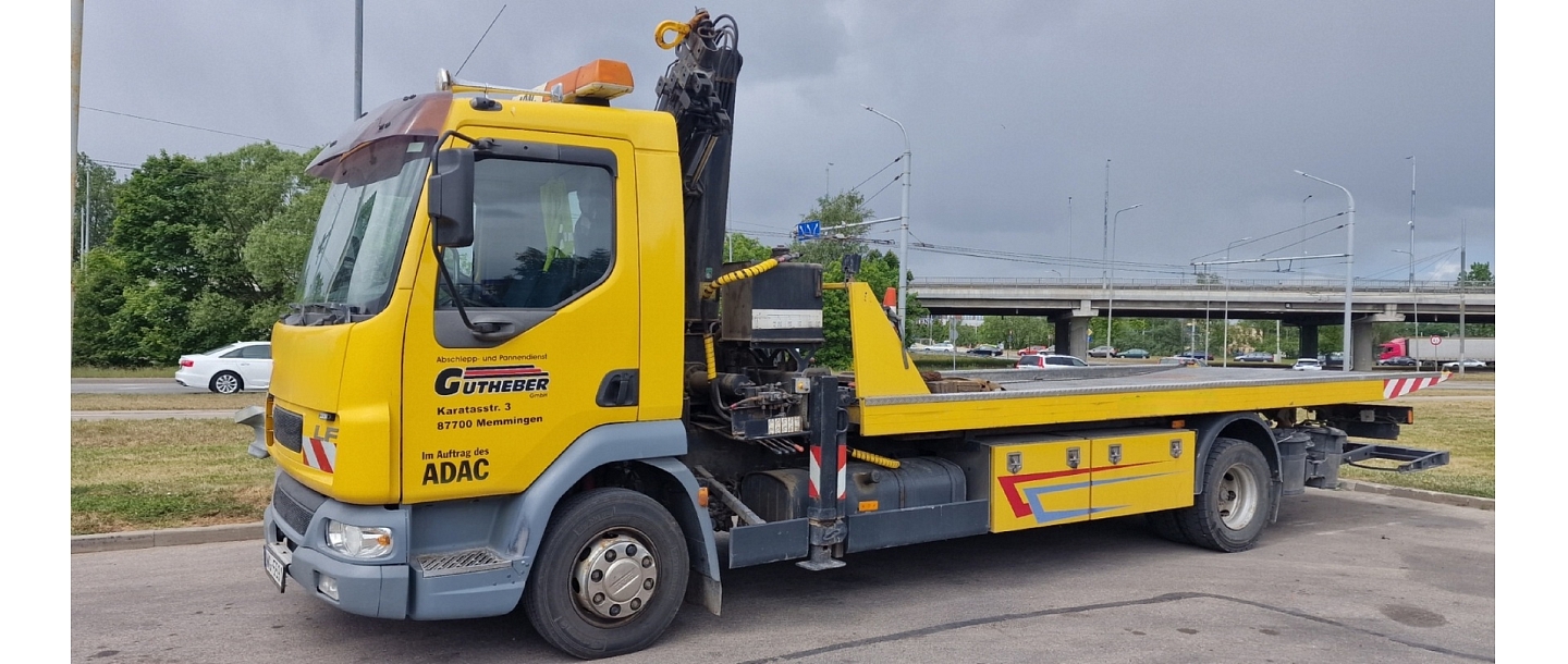 pārvadāt smagās tehnikas un traktorus, nodrošinot to drošu transportēšanu uz citu vietu.