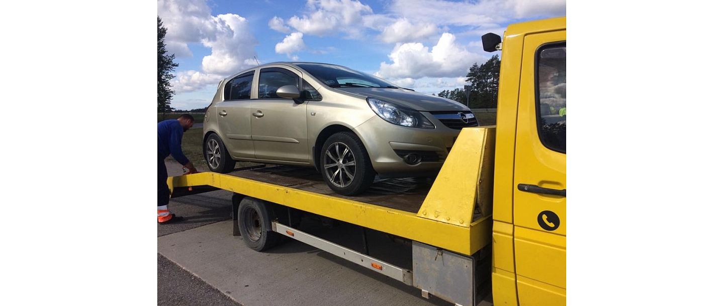 Car evacuation service. Cesis