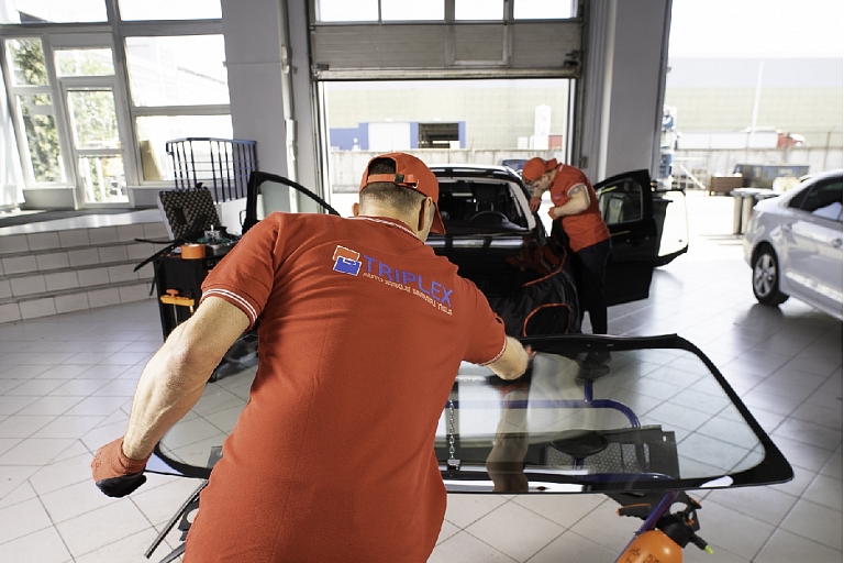 Замена и ремонт автомобильных стекол Триплекс