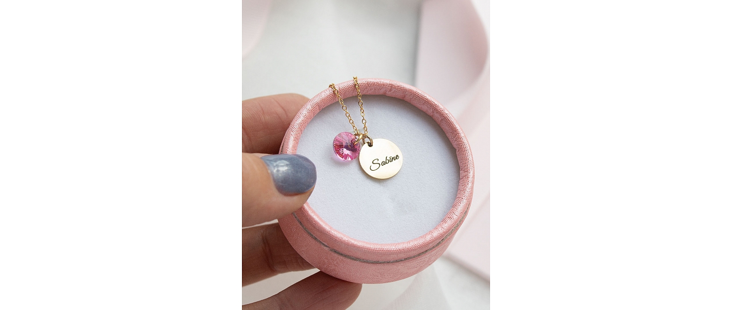 Pendant with engraving