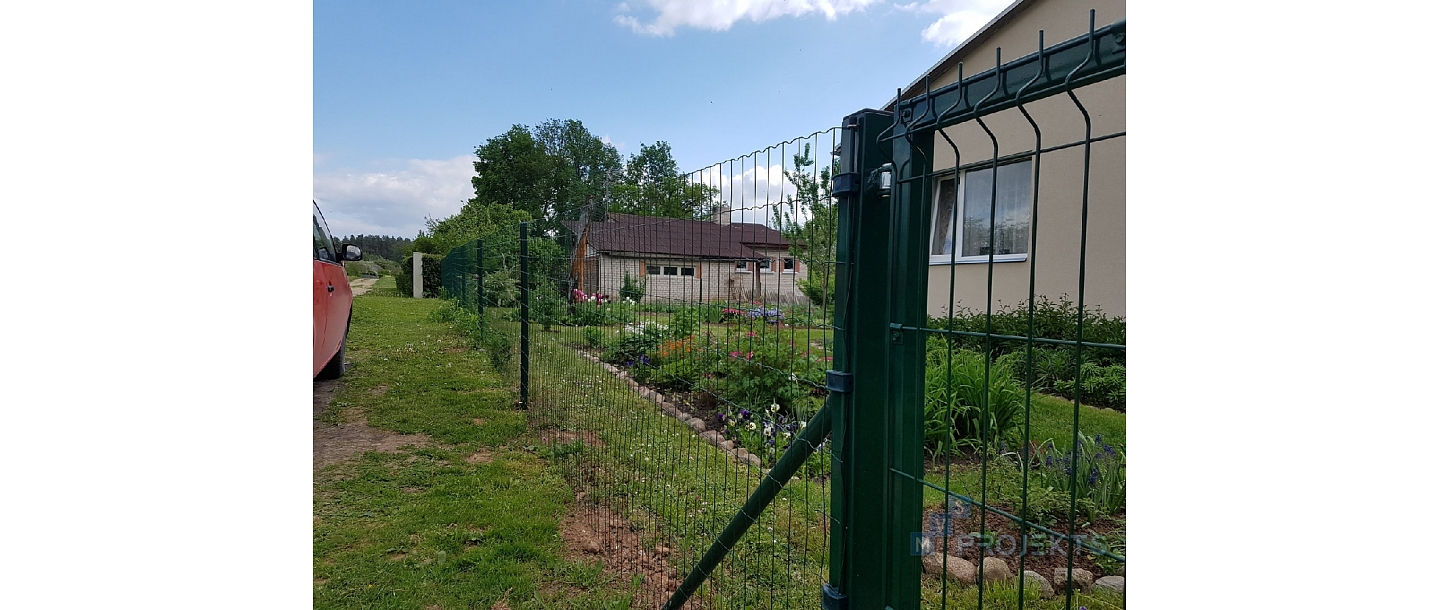 Welded mesh fence