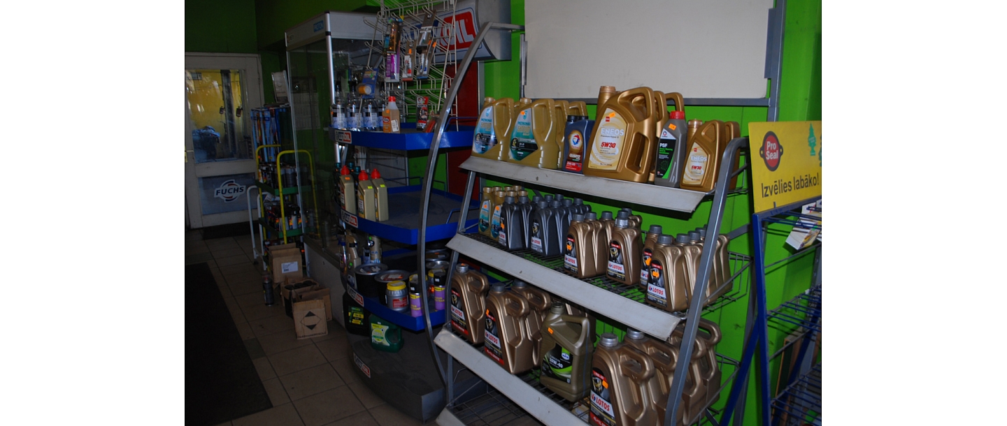 Car service, motor oils
