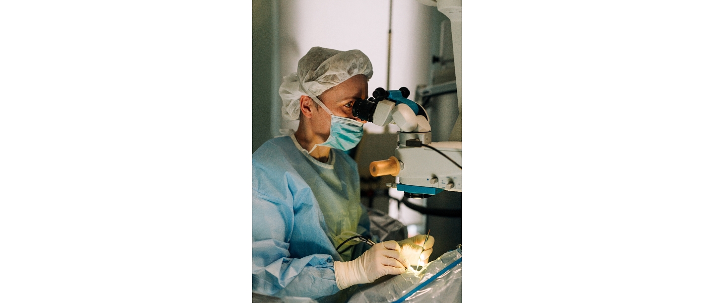 Cataract surgery and surgeon in the day hospital at Brīvības gatve 410
