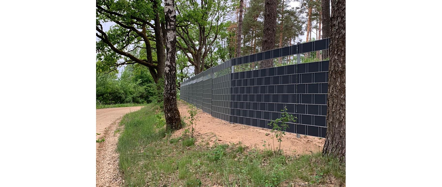 2D panel with lamellae