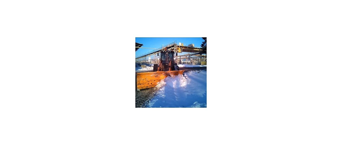 Tractors, excavators, autocranes, universal dumpers for bulk and container cargo