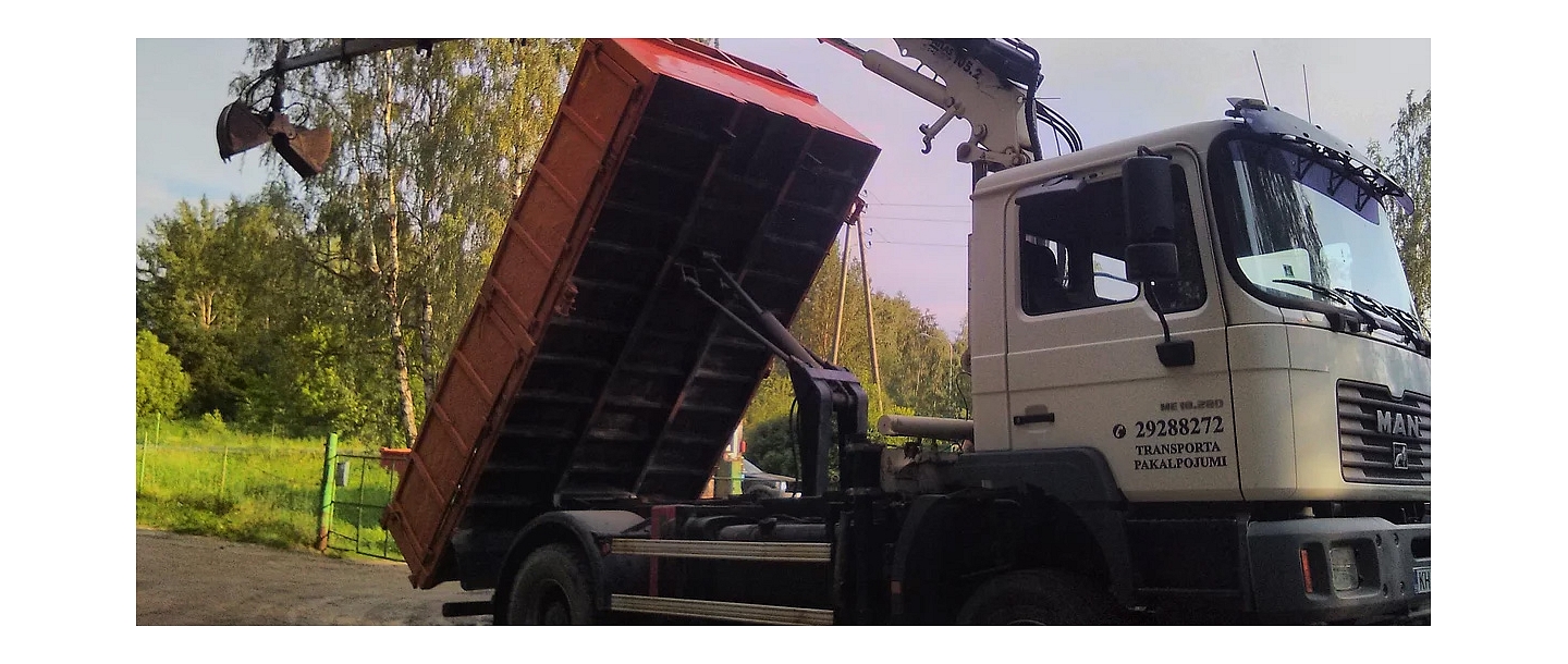 Тракторы, экскаваторы, автокраны, универсальные самосвалы для сыпучих и контейнерных грузов