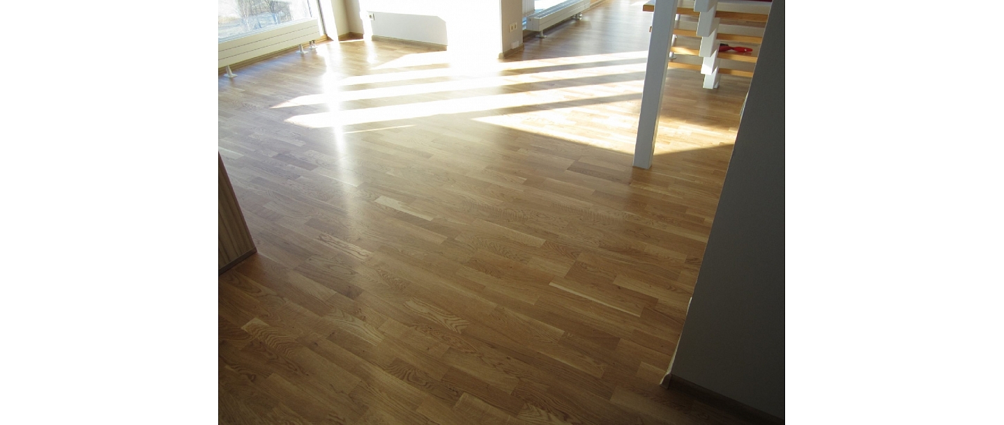 Professional floor restoration, parquet and plank floor laying