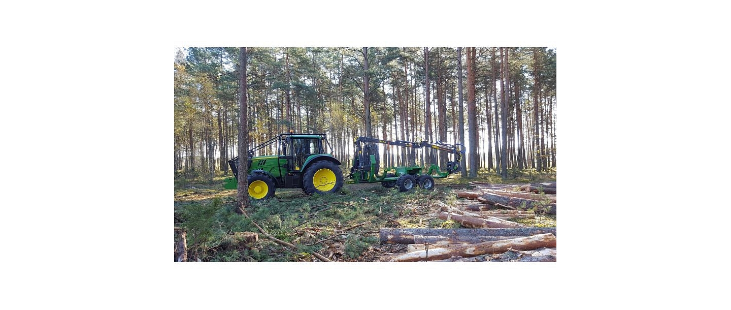 Meža traktori un aprīkojums