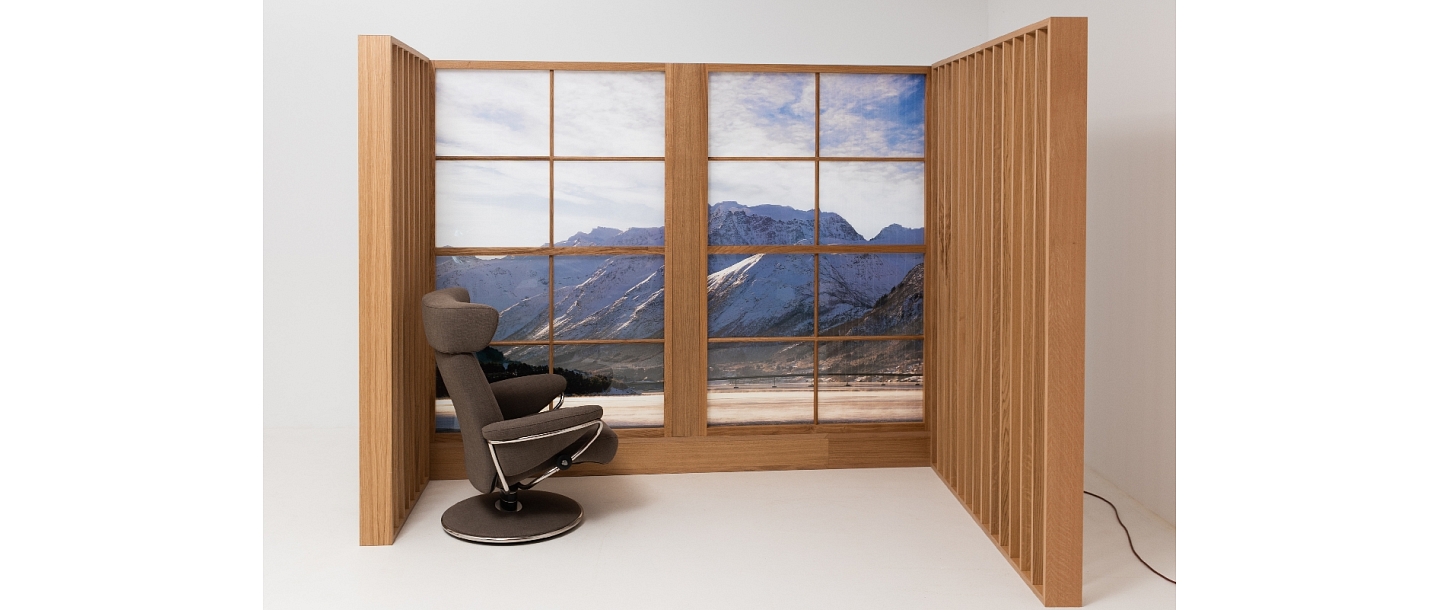 A combination of light boxes and partitions