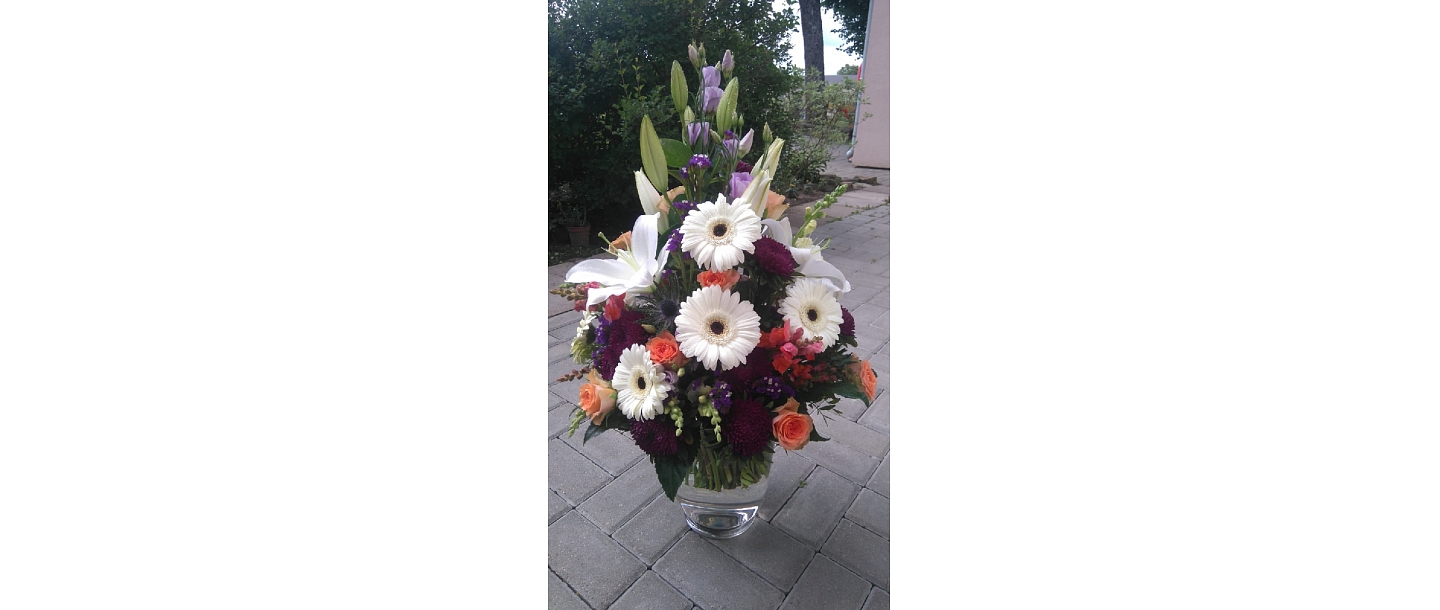 Flower bouquets. Flower shop in Baldone Meldra.