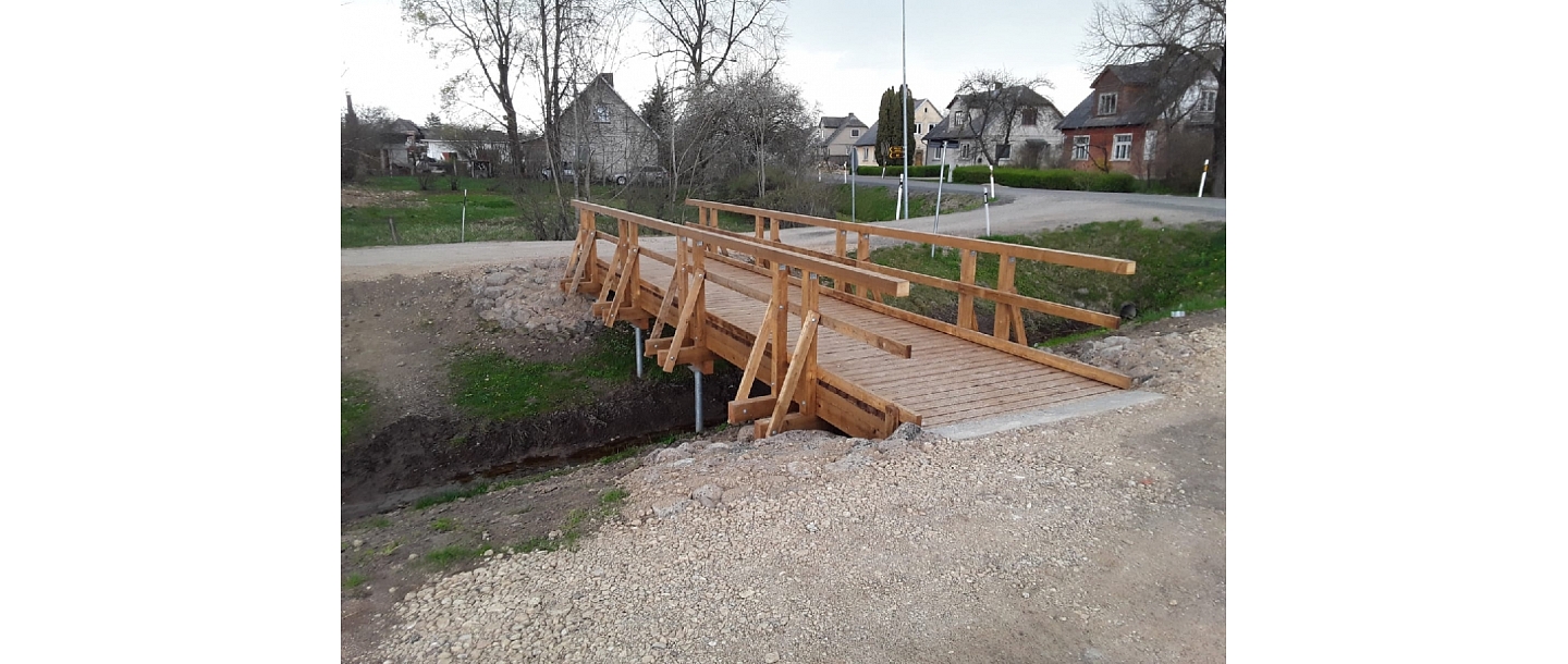 Ūdenstilpņu rakšana un krasta līnijas nostiprināšana