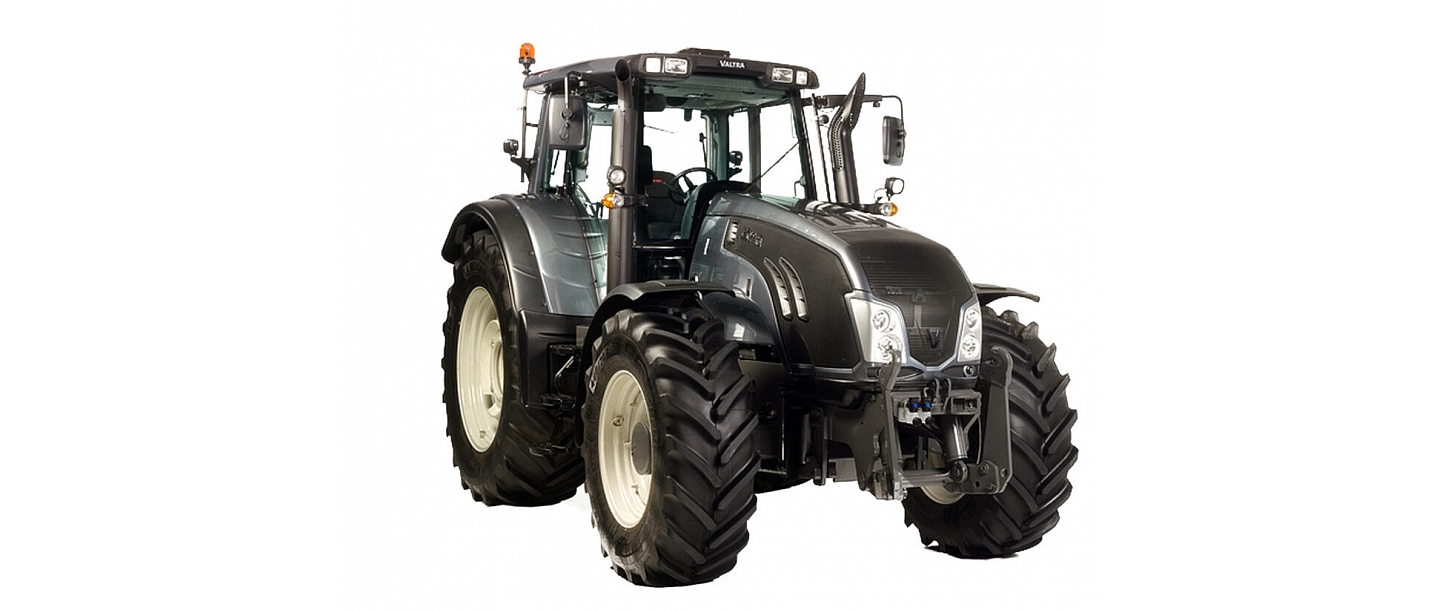 valtra tractor equipment repair, service in Saldus, In Brocēni