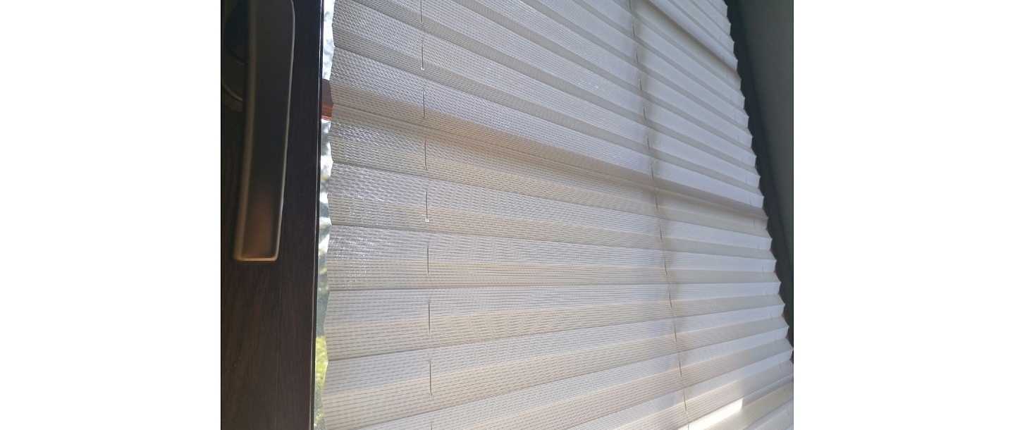 Pleated pleated blinds