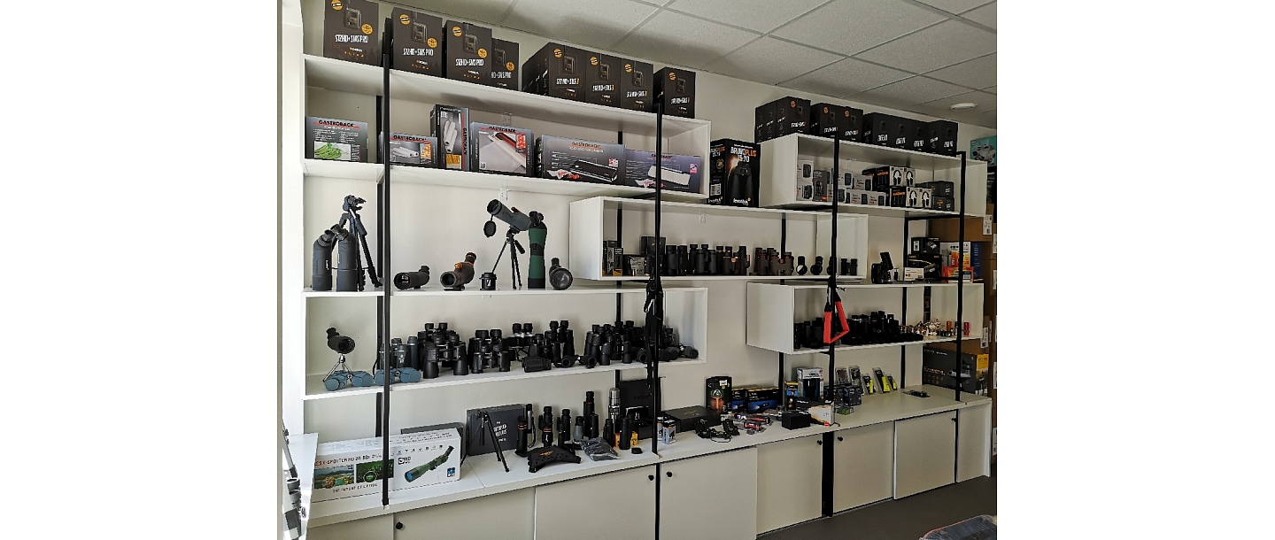 Binoculars and microscopes