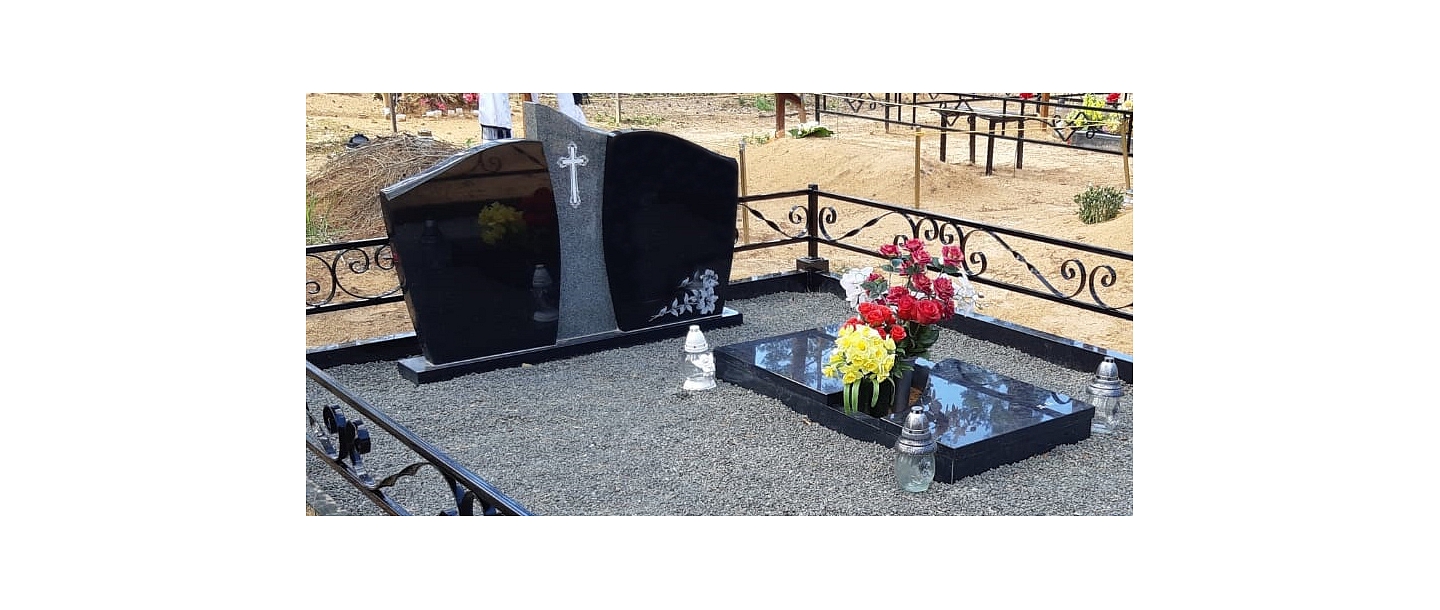 Надгробные памятники, бордюры, оградки