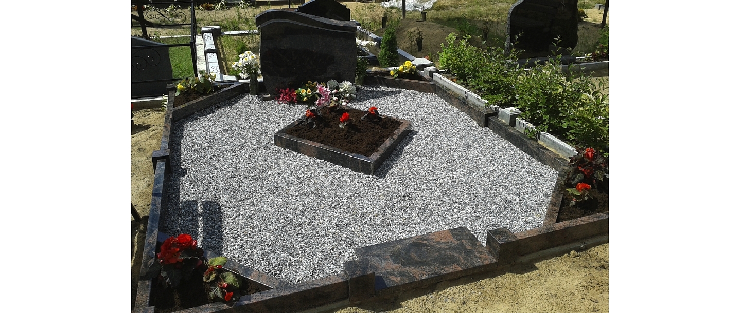 Надгробные памятники, бордюры, оградки